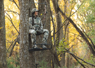 How to Stay Quiet and Comfortable in a Tree Stand or Ground Blind